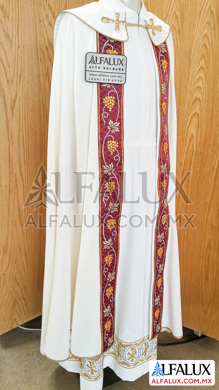 03 UVAS Blanco Capa RojoQuem 342